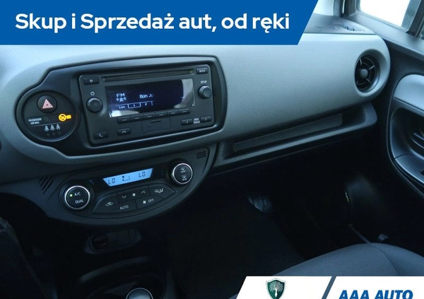 Toyota Yaris cena 45000 przebieg: 147068, rok produkcji 2017 z Baranów Sandomierski małe 326